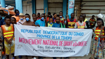 Congolese gezondheidsactivisten tijdens schoonmaakactie