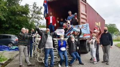 Cubanismo.be bij container Medisch materiaal Cuba paascampagne campagne de Pâques